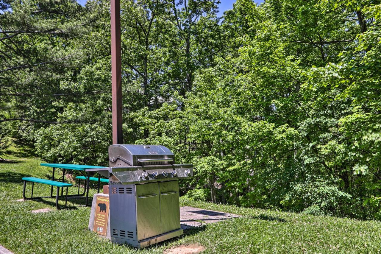 Condo With Pool And Grill Access About 4 Mi To Gatlinburg! Exterior photo