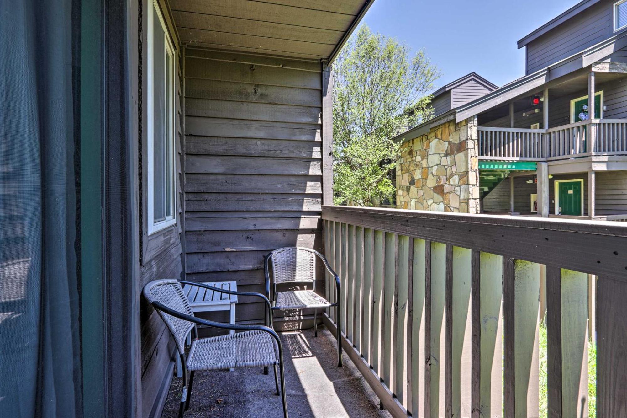 Condo With Pool And Grill Access About 4 Mi To Gatlinburg! Exterior photo